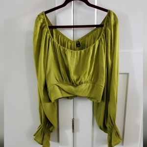 Shein olive green krinkle cropped top in size 2x ..ties on the back